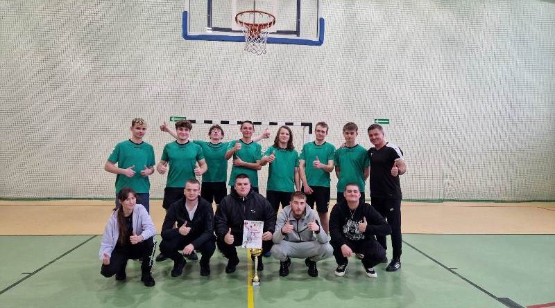 Reprezentacja chłopców obroniła Mistrzostwo Powiatu w Piłce Koszykowej